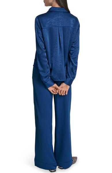 Top L/S TWIST CREASE TOP, color blue